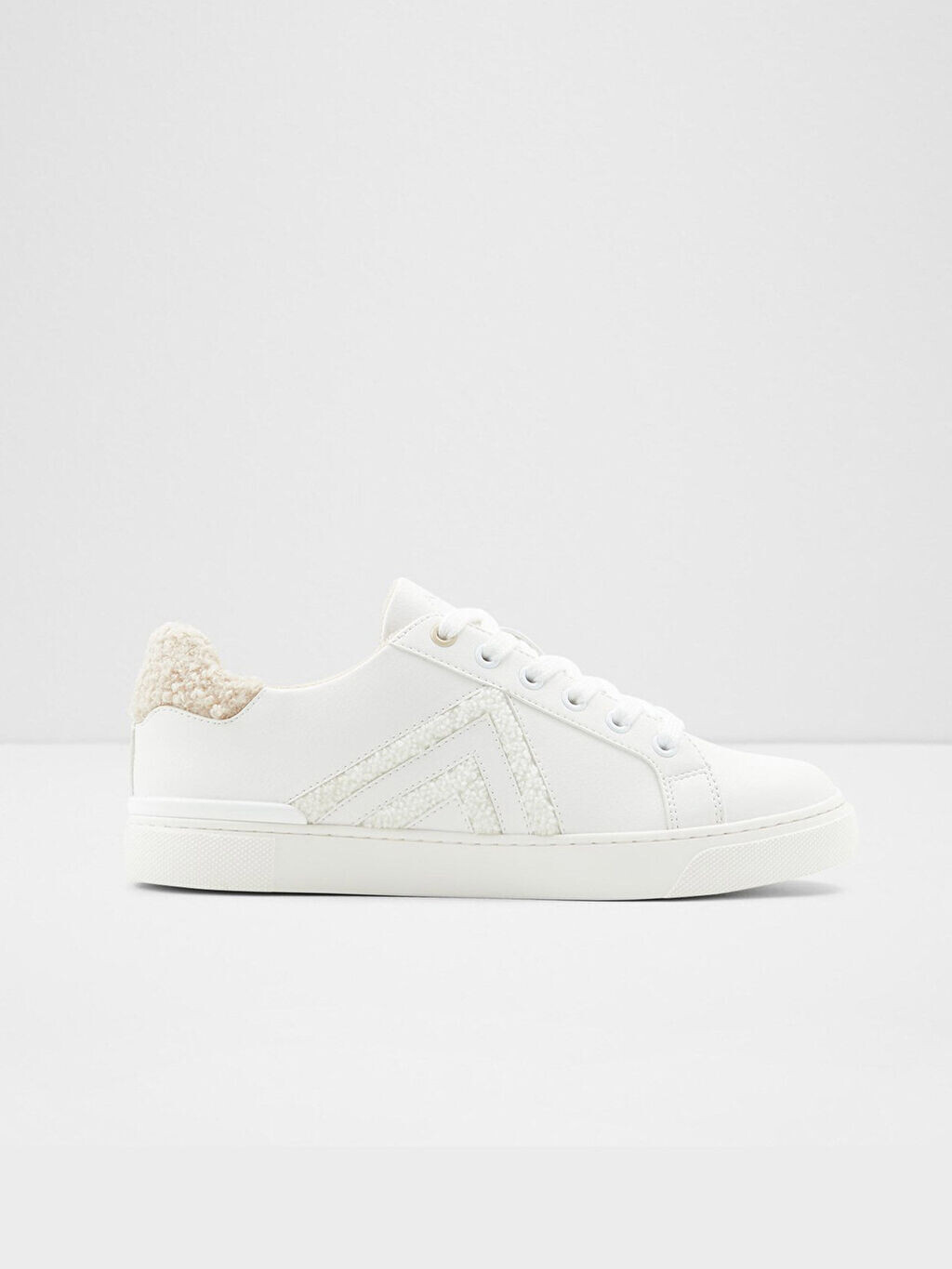 

Женские кроссовки Active на шнуровке с декоративной строчкой ALDO