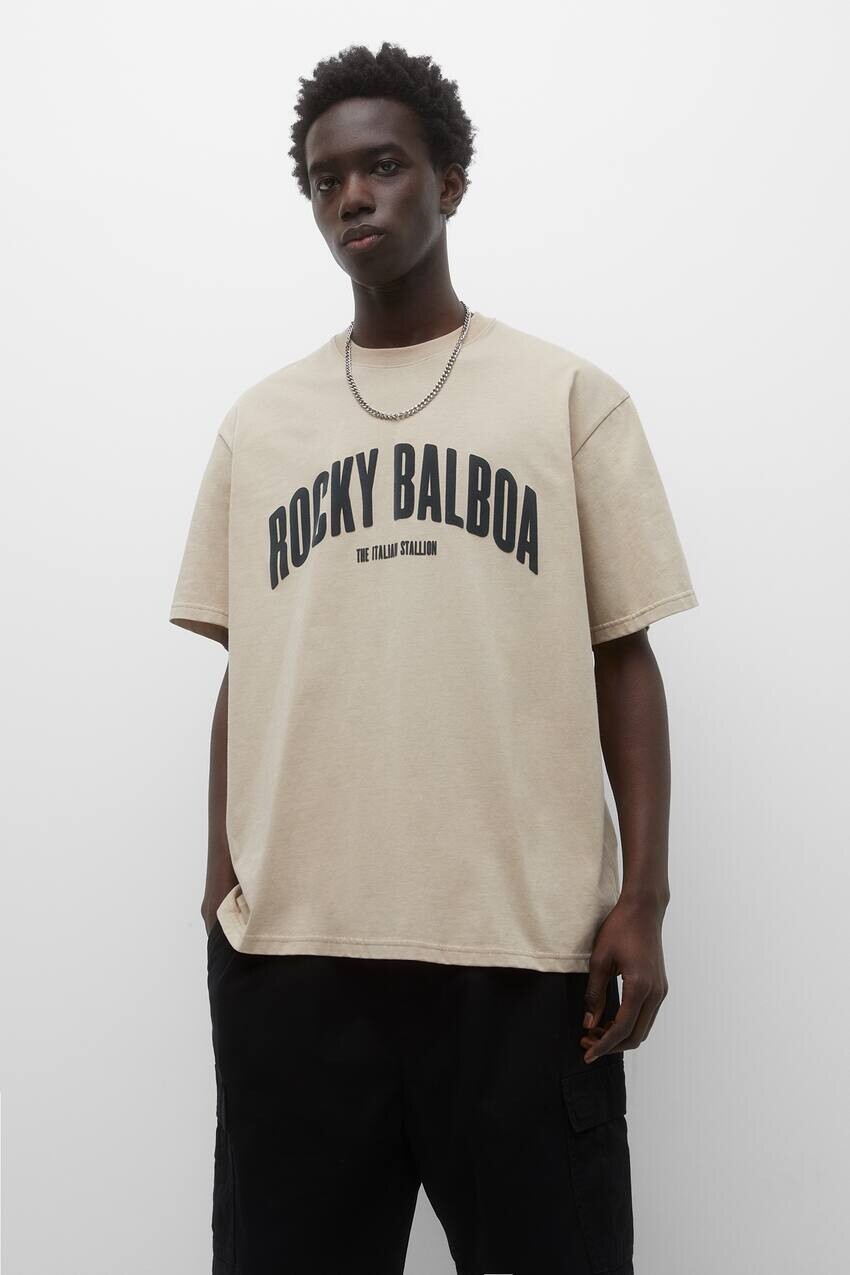 

Бежевая футболка Rocky Balboa Pull&Bear, экрю