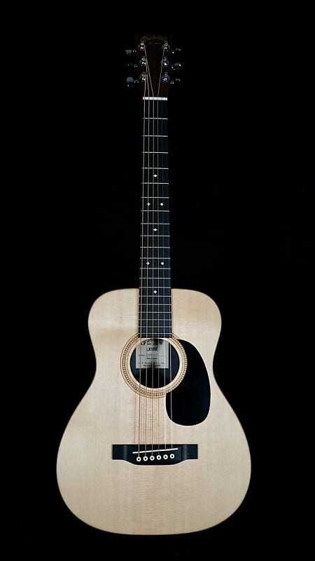 

Мартин LX1RE Маленький Мартин Martin LX1RE Little Martin