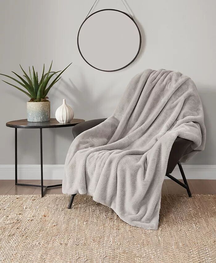 

Плед из цельного искусственного меха норки, 50 x 70 дюймов Lucky Brand, серый