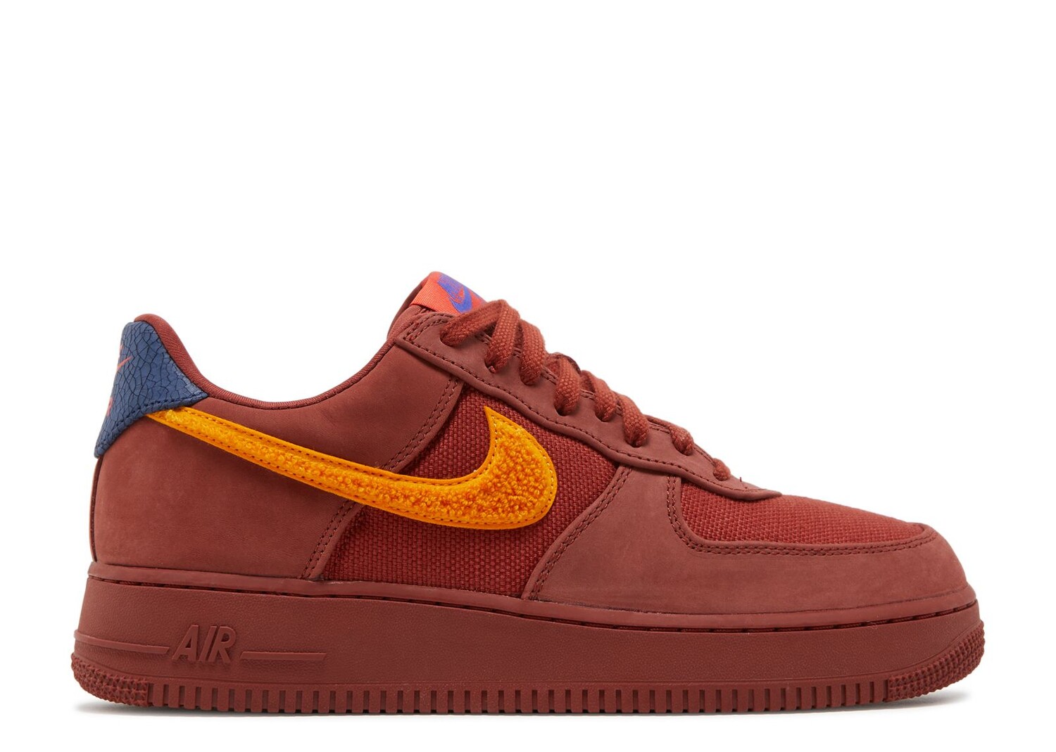 

Кроссовки Nike Air Force 1 Low 'La Familia', коричневый