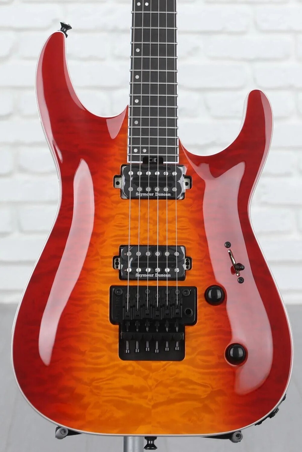 

Новая электрогитара Dinky DKAQ серии Jackson Pro Plus — Firestorm