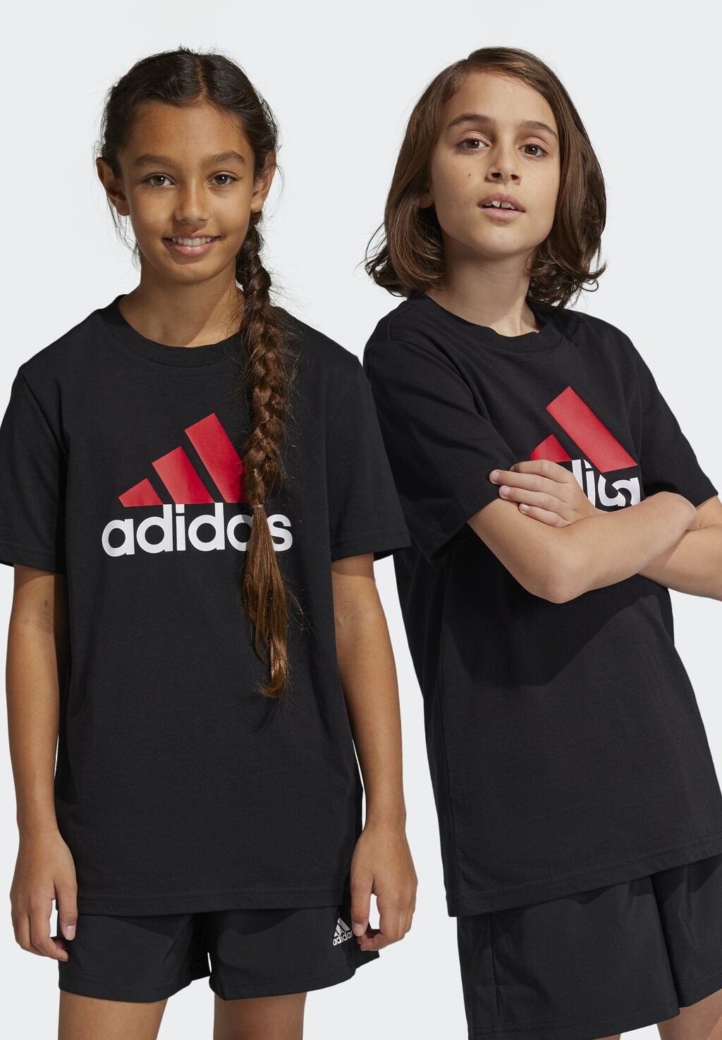 

Футболка с принтом Tee Unisex Adidas, цвет black/better scarlet/white
