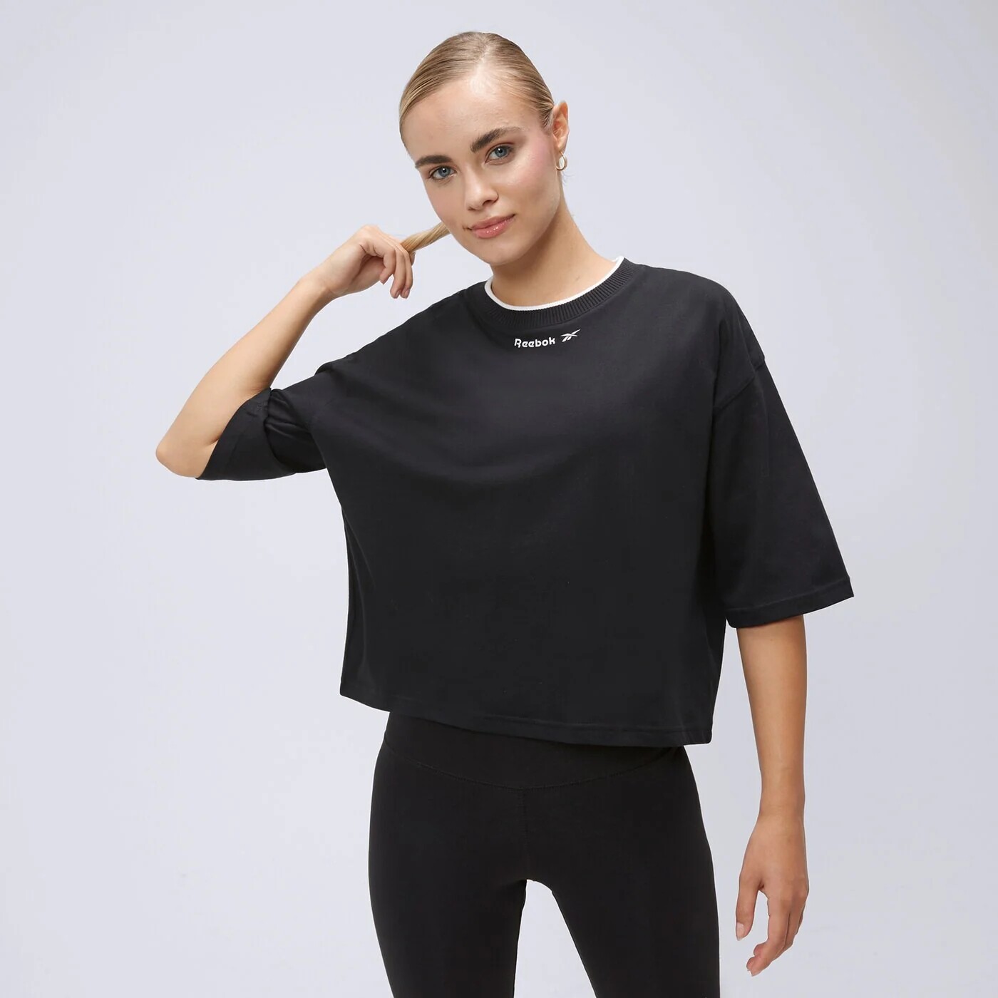 

Футболка Reebok Rie, черный