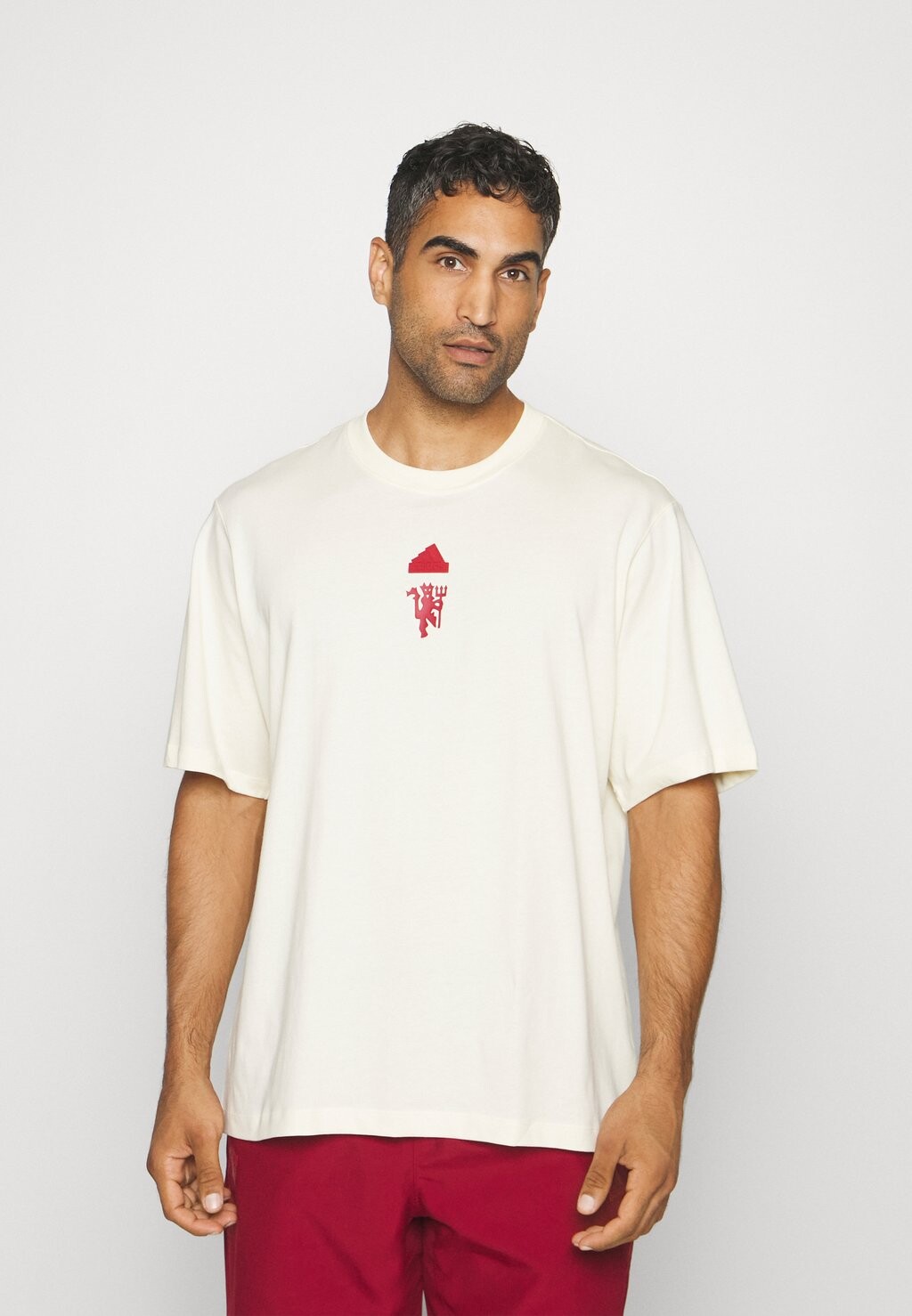 

Team Manchester United Lifestyler Adidas, цвет cream white
