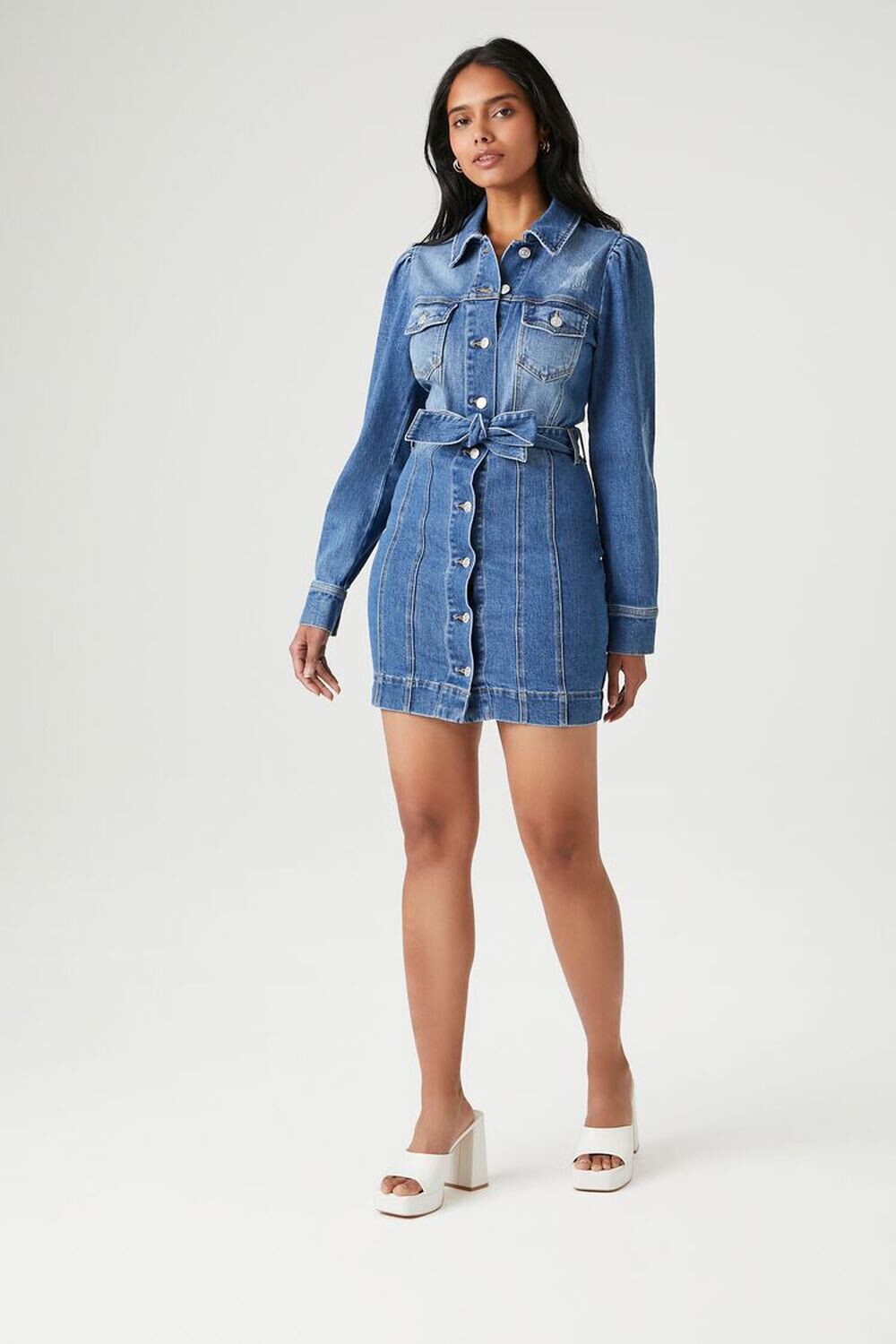 

Джинсовое мини-платье-рубашка Forever 21, деним