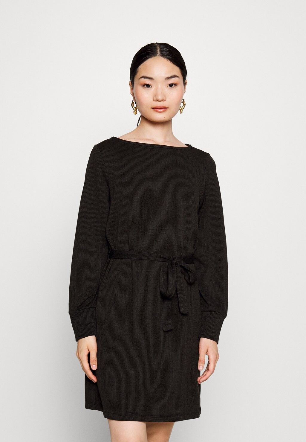 

Платье Vero Moda Petite VMOTEA SHORT DRESS, черный