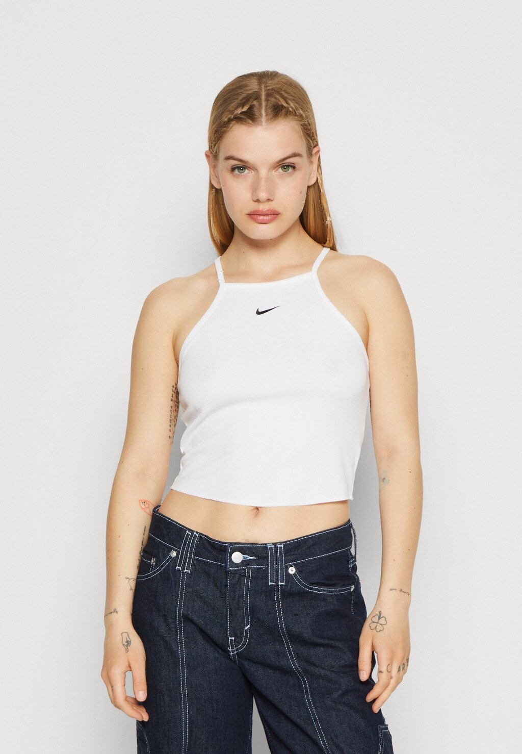 

Топ Nike