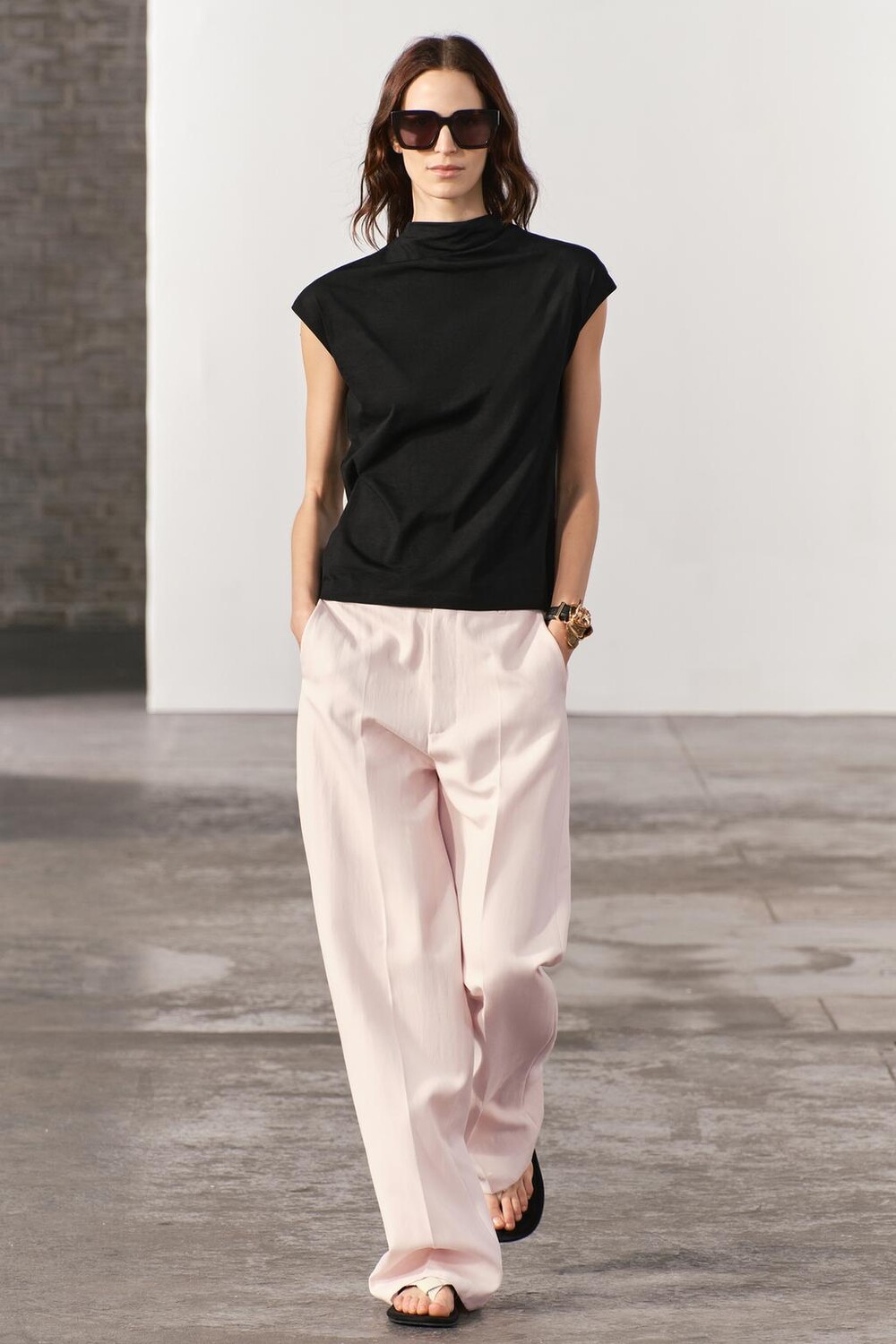 

Футболка из мерцеризованной нити ZARA, черный