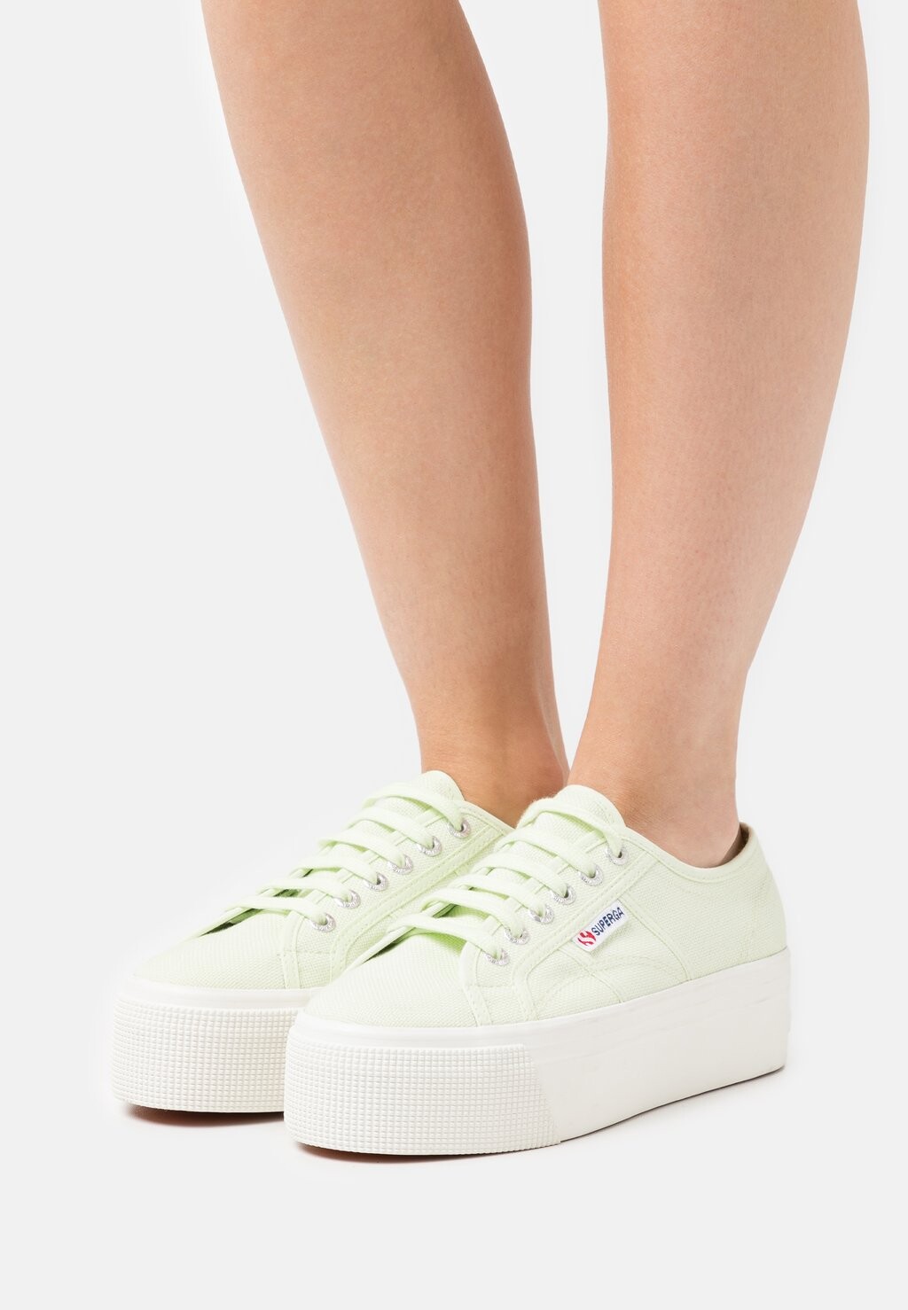 

Кроссовки Superga