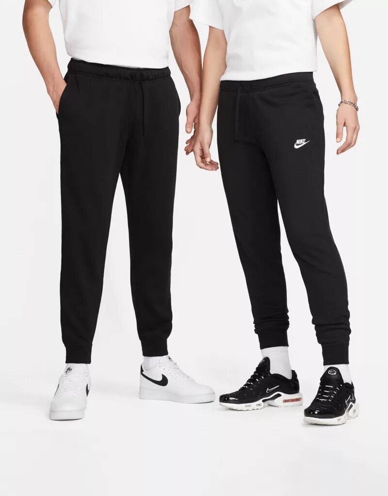 

Черные джоггеры Nike Club Standard