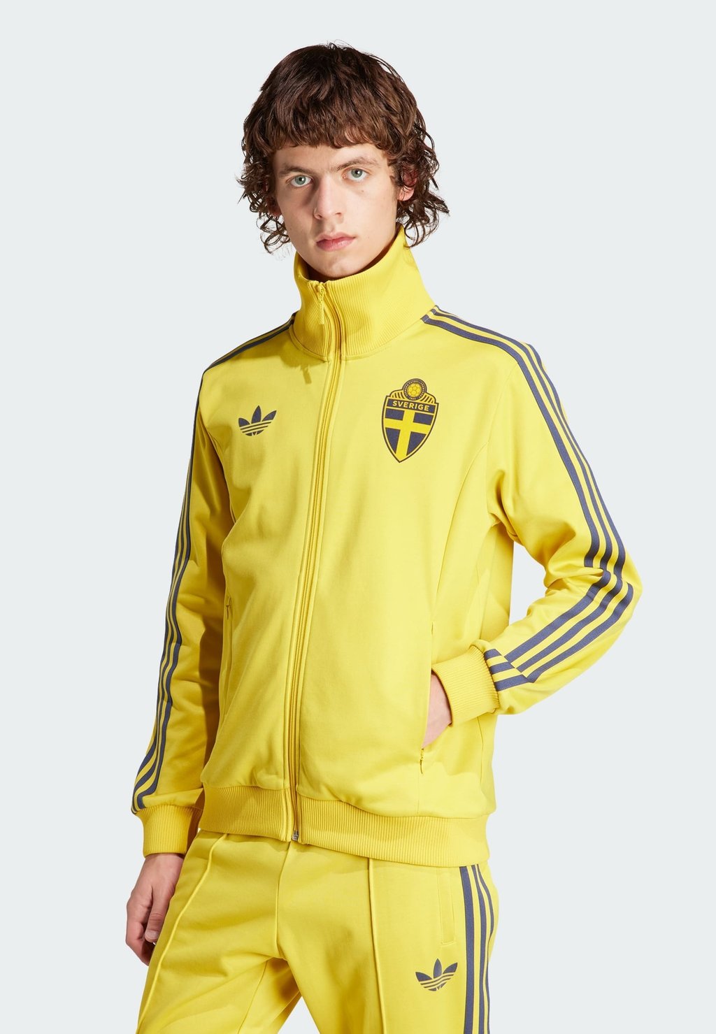 цена Спортивная куртка Sweden Svff Og Beckenbauer adidas Originals, цвет tribe yellow