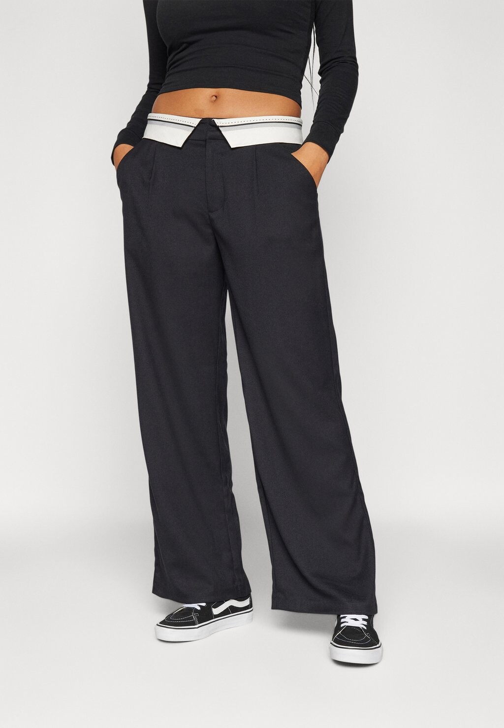 

Тканевые брюки Hollister Co., черный