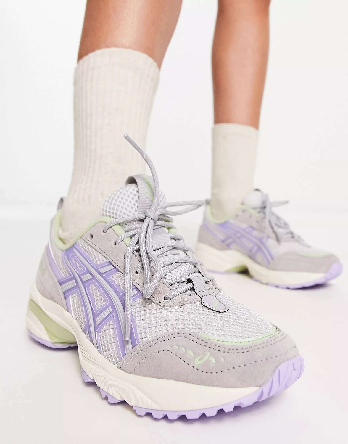 

Серо-сиреневые кроссовки Asics Gel-1090 v2