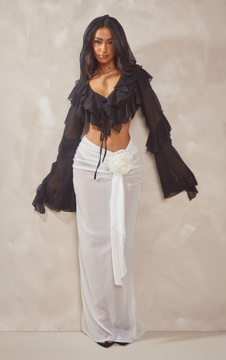 

PrettyLittleThing Миниатюрная белая длинная юбка в сетку с цветочным узором