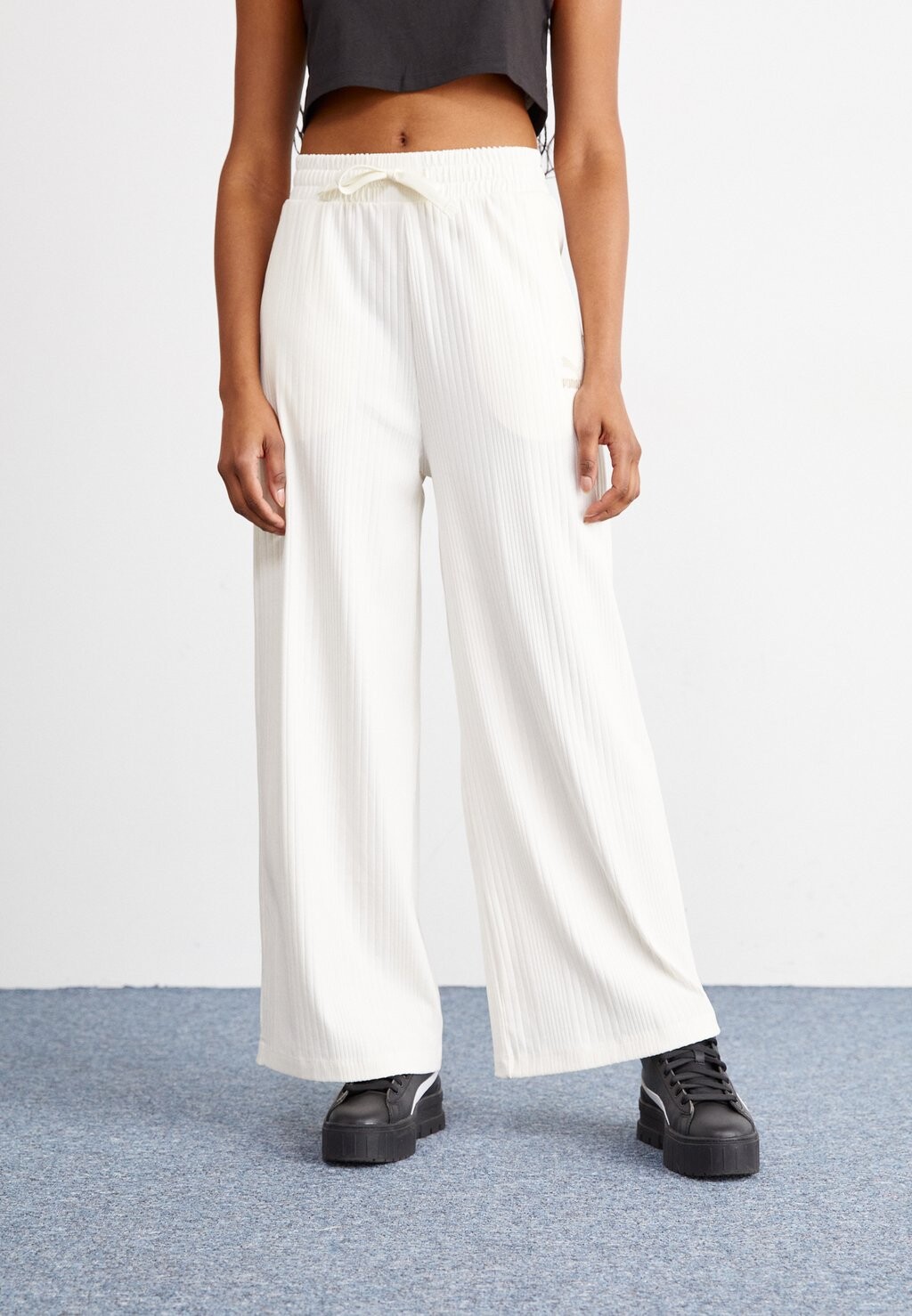 

Брюки для бега CLASSICS PANTS Puma, цвет frosted ivory