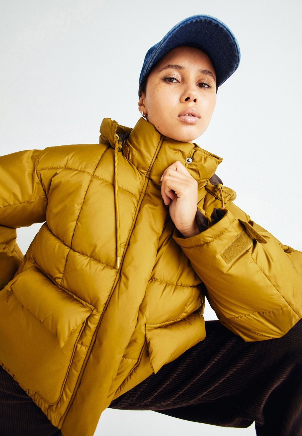 

Куртка Levi's BABY TRAPEZE PUFF, цвет mustard olive