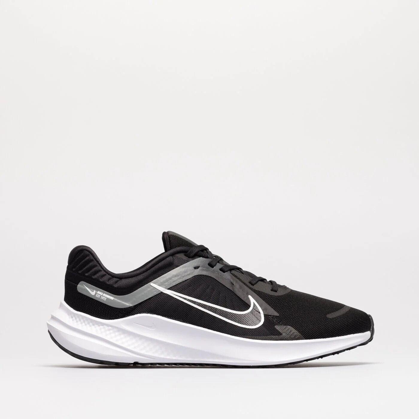 

Кроссовки Nike Quest 5, черный