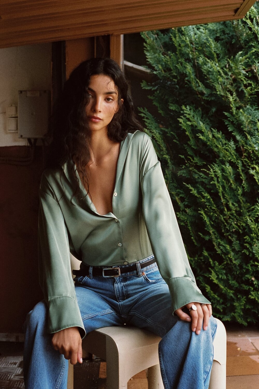 

Рубашка из струящегося атласа ZARA, хаки