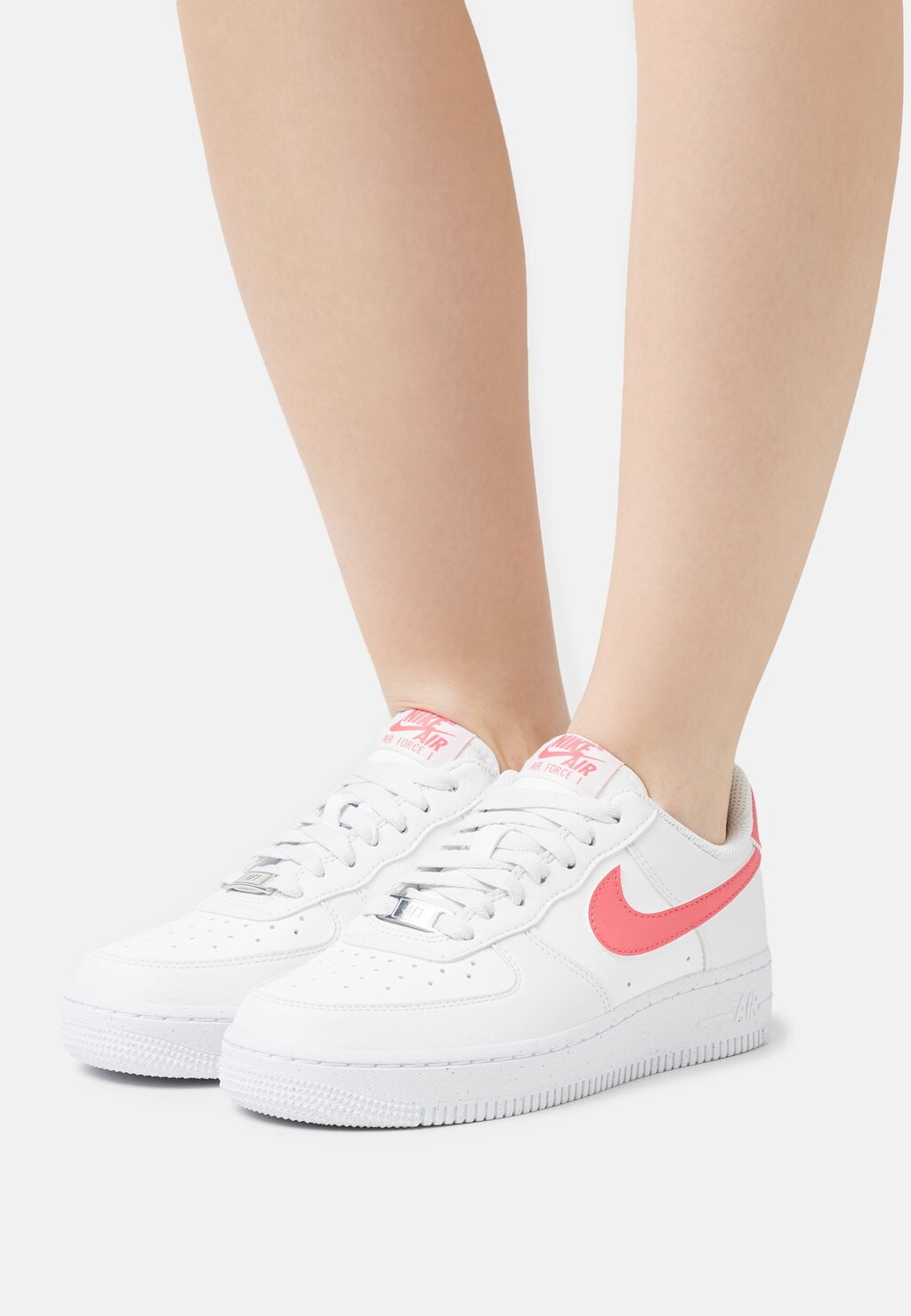 

Кроссовки Nike Air Force Next Nature, саммит белый / морской коралл