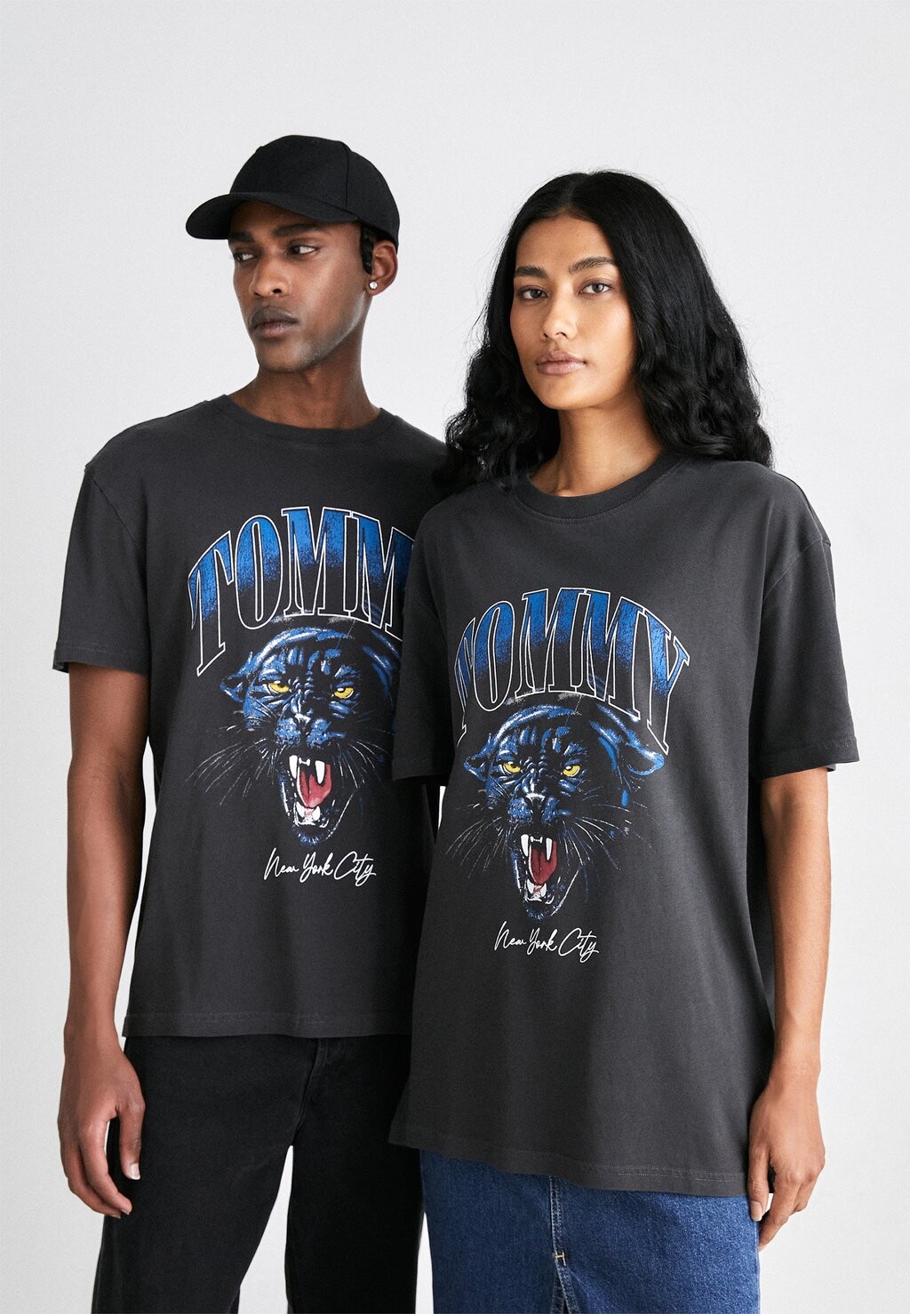 

Футболка с принтом VINTAGE COLLEGE TIGER TEE UNISEX Tommy Jeans, черный