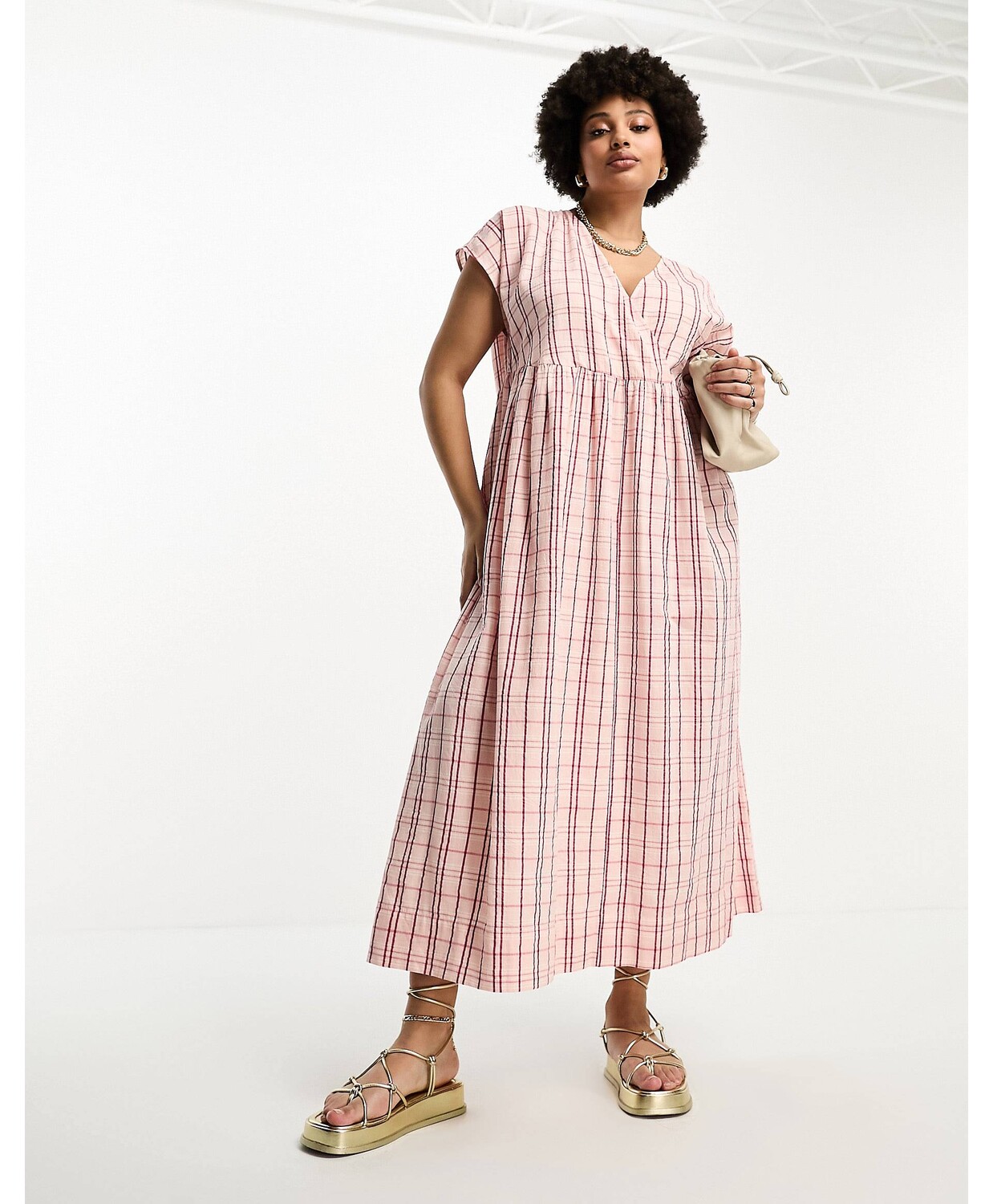 

Розовое платье миди в клетку с v-образным вырезом ASOS DESIGN Curve ASOS Curve