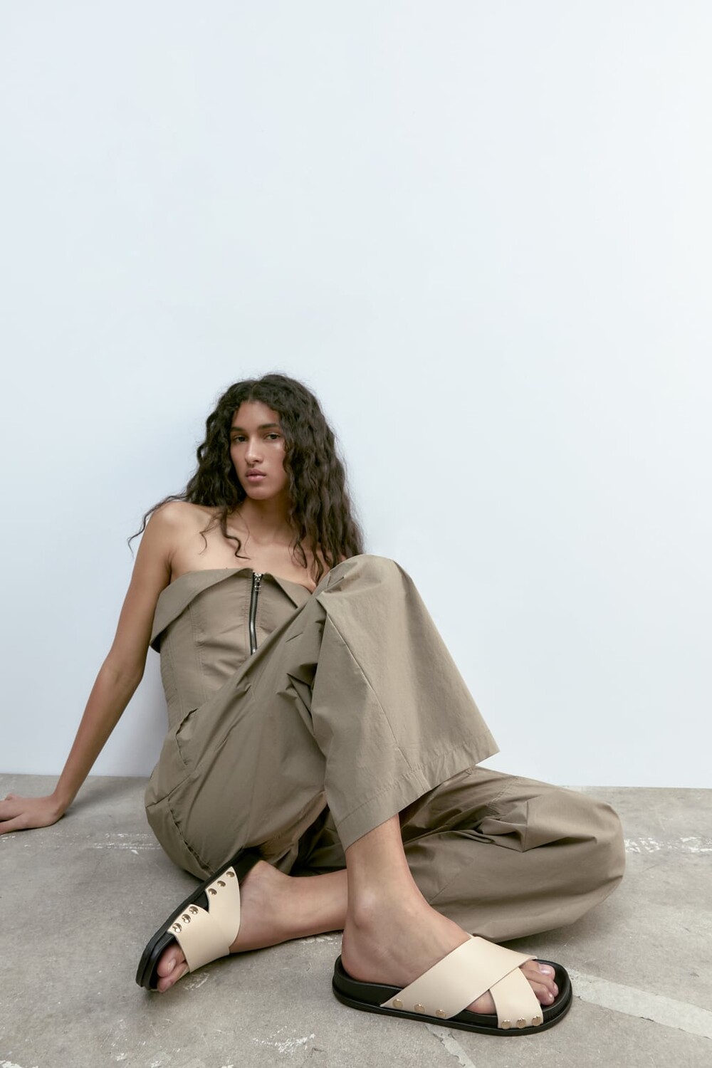 

Кожаные сандалии из кожи ZARA, экру