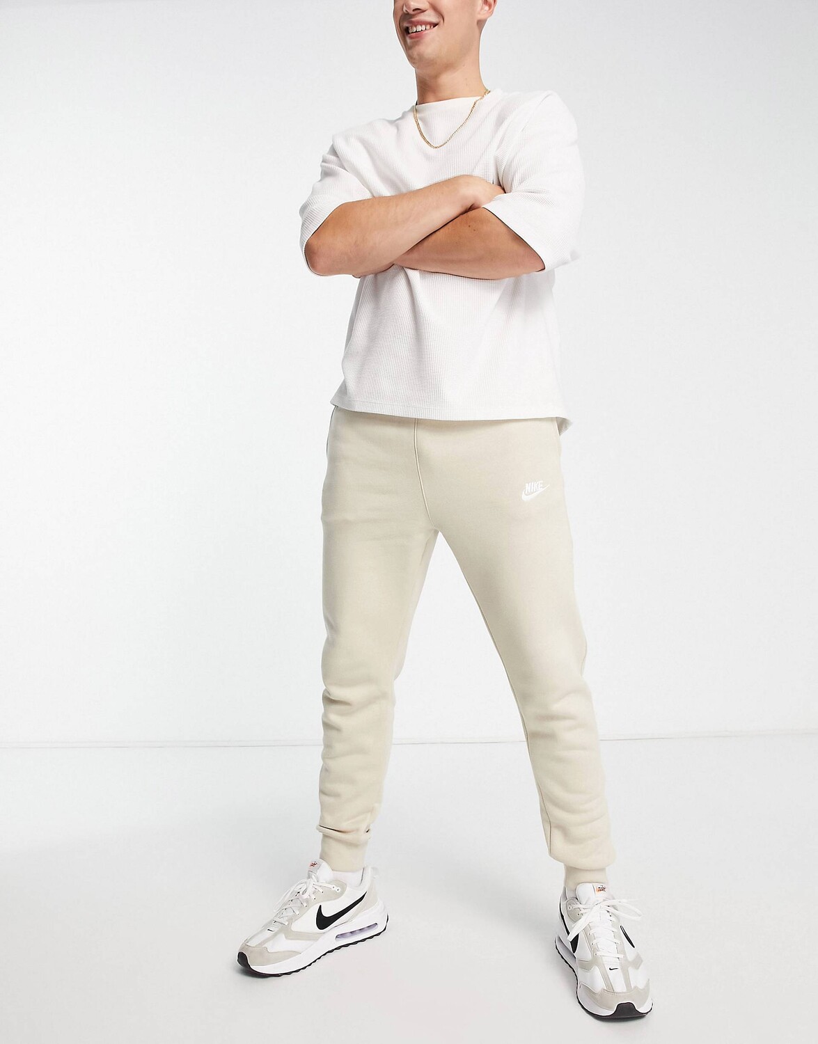 

Кремовые флисовые джоггеры Nike Club