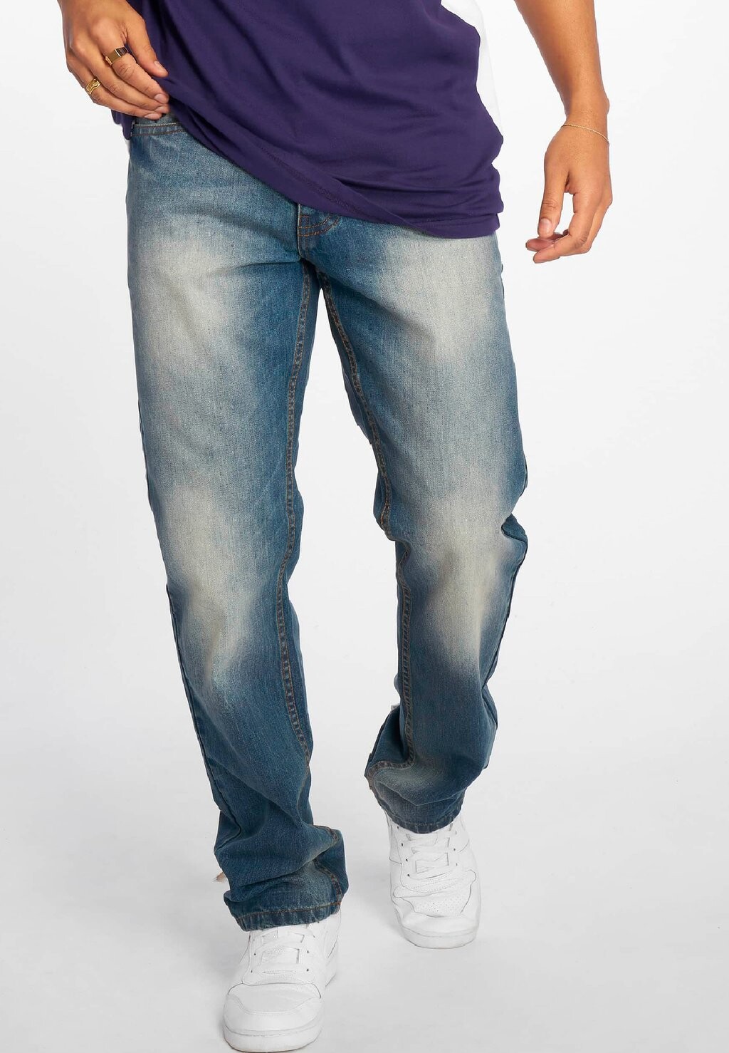 

Джинсы прямого кроя Rocawear