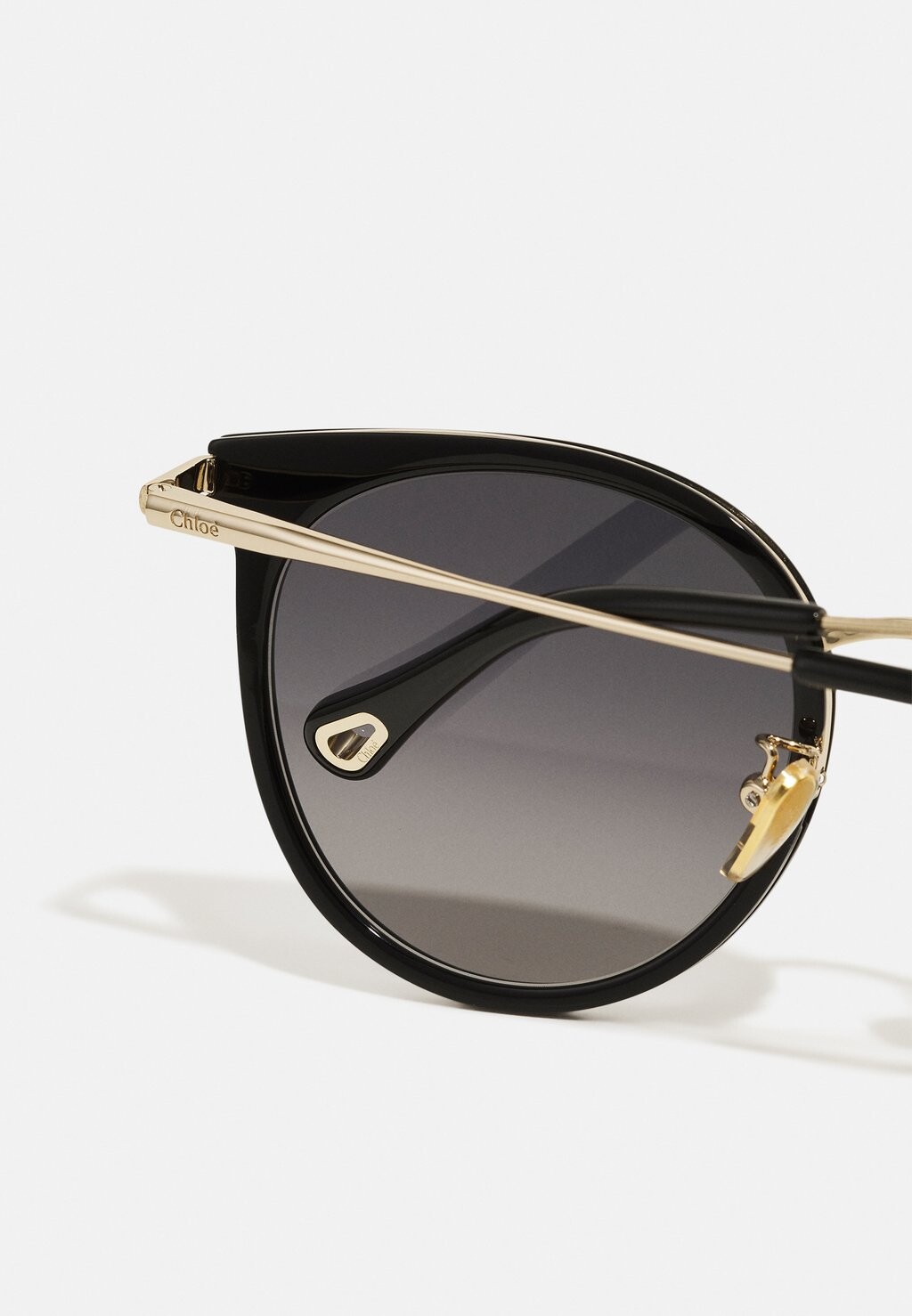 

Солнцезащитные очки CHLOÉ, черный