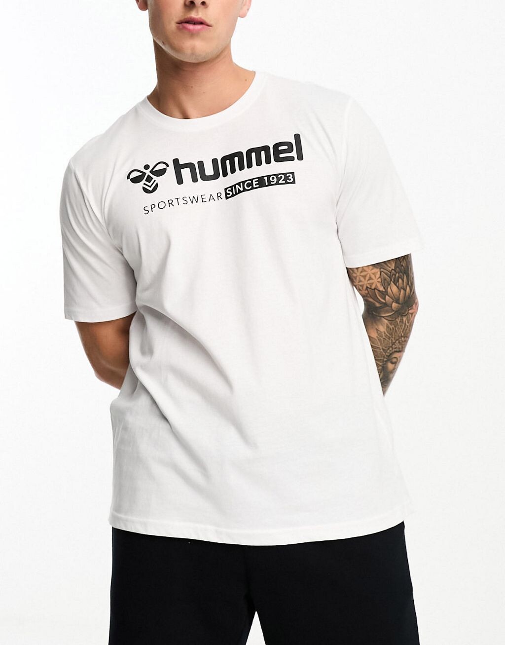 

Белая футболка классического кроя с объемным логотипом Hummel, Белый