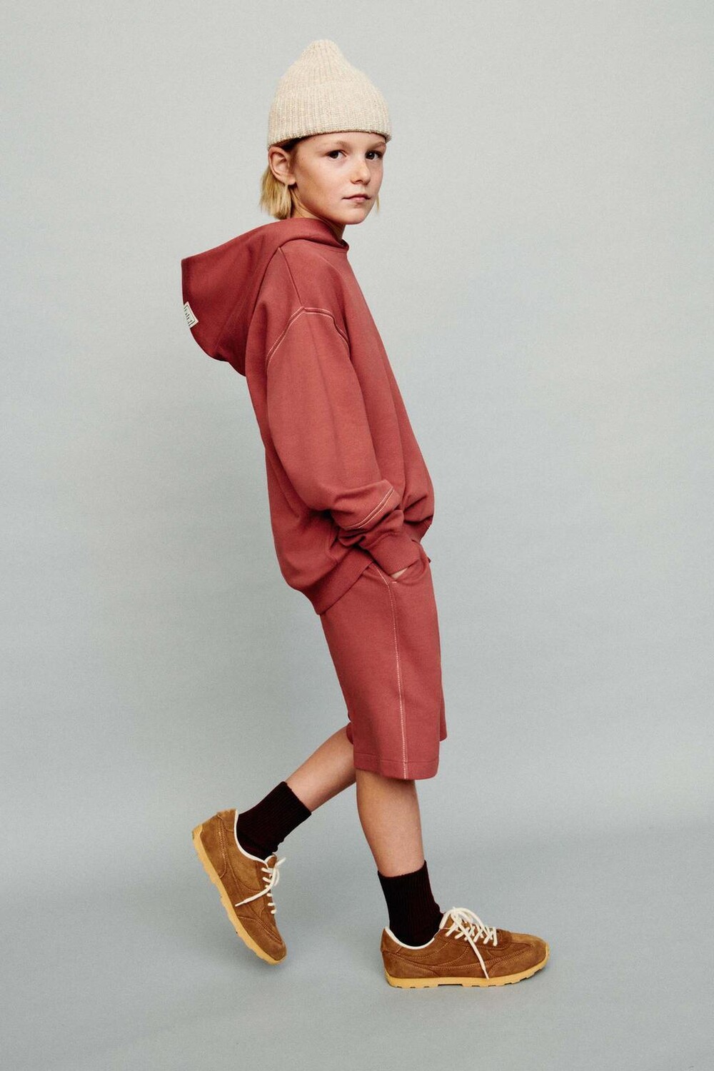 

Коордовая худи с плюшевой прострочкой и шорты-бермуды ZARA, красный коралл