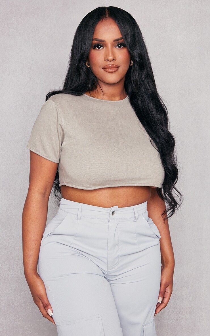 

PrettyLittleThing Укороченная футболка Shape Moss Sand
