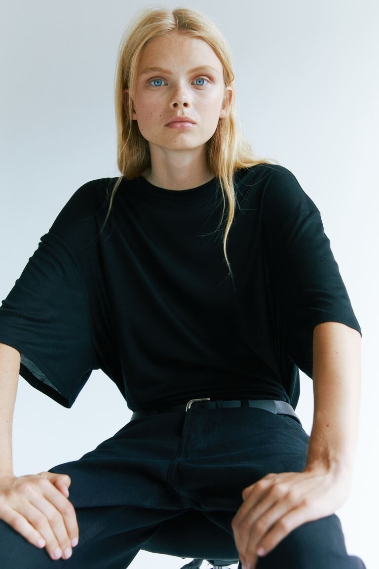

Футболка оверсайз из лиоцелла H&M