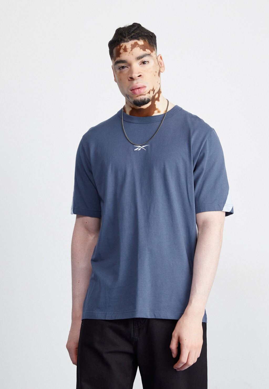 

Футболка с принтом Tee Reebok, синий