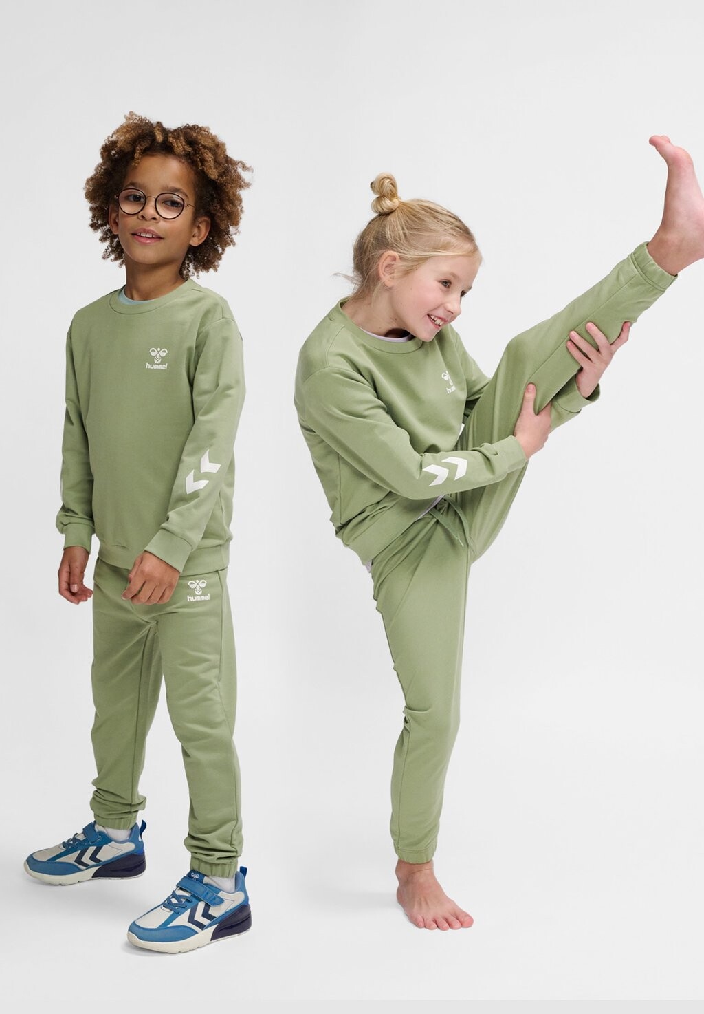 

Спортивный костюм VENTI SET Hummel, цвет hedge green
