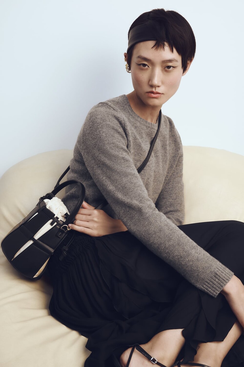 

Сумка-ведро с отстрочкой ZARA, черный