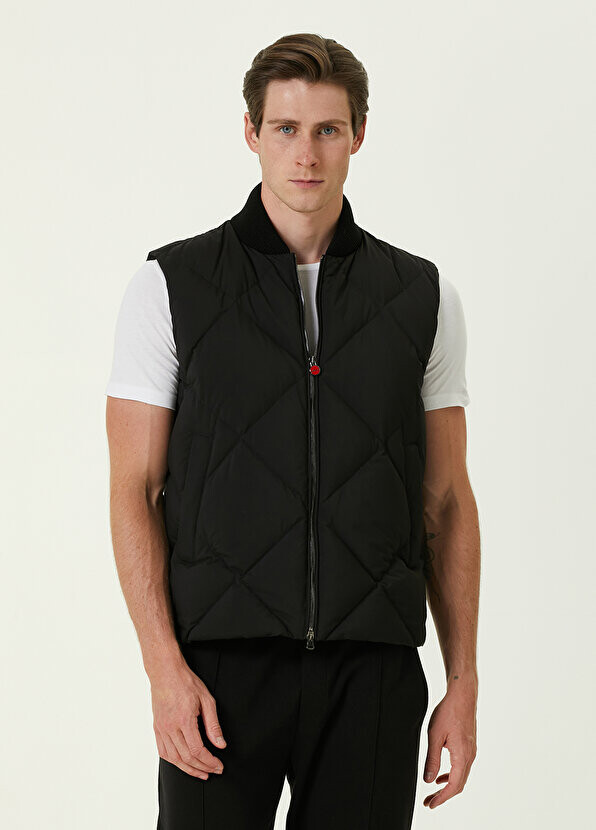 

Черный стеганый жилет Kiton
