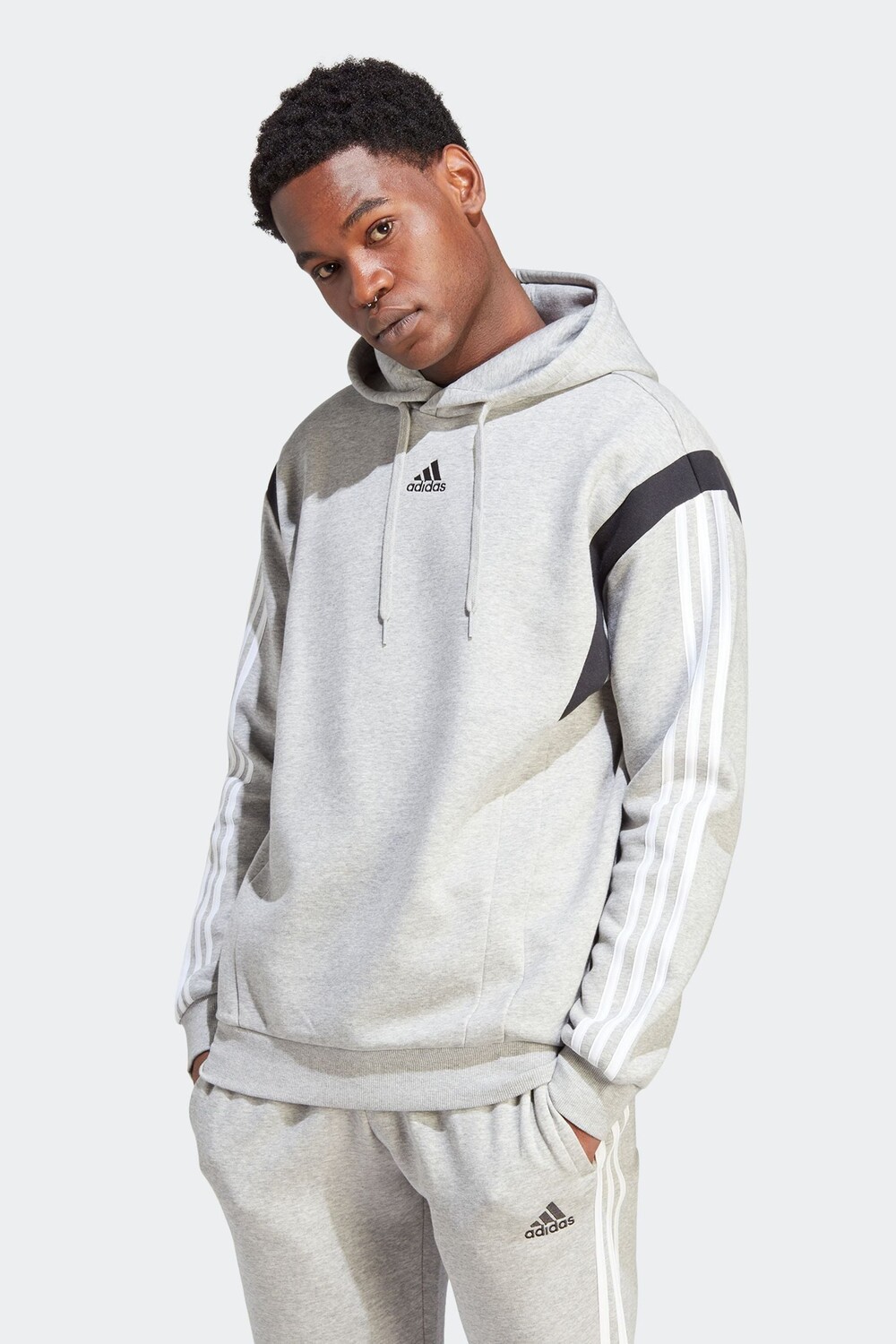 

Спортивная толстовка с цветными блоками adidas, серый