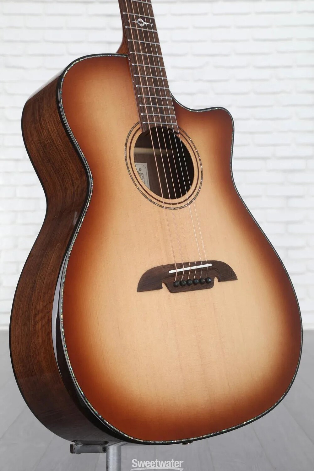 

Alvarez MGA70WCEARSHB Masterworks Elite 70 Grand Auditorium Акустико-электрический - Shadowburst