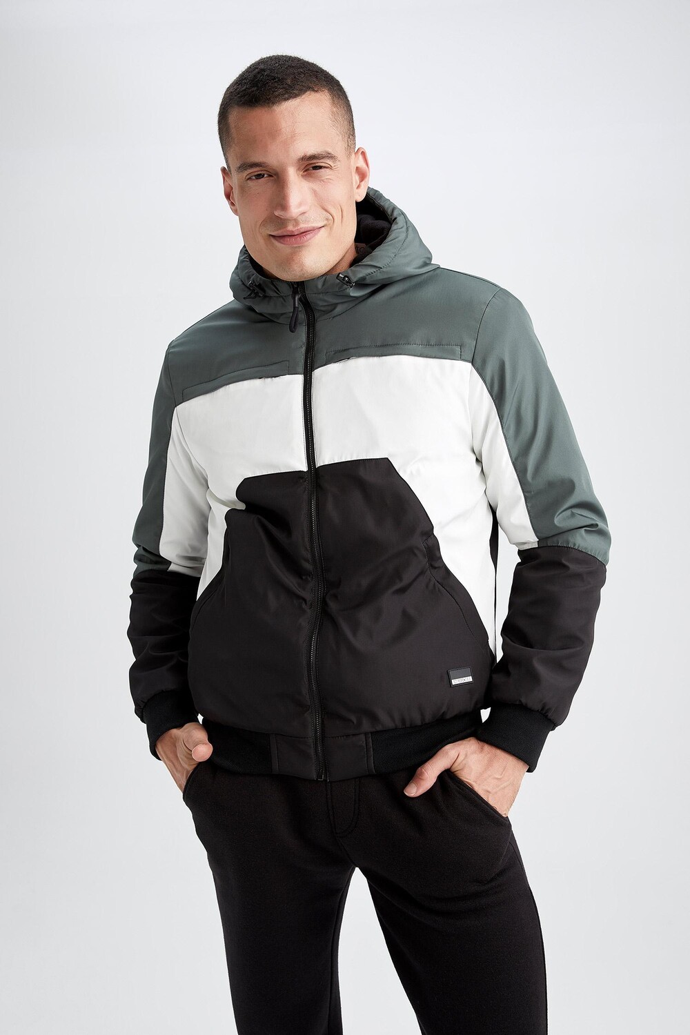 

Куртка DeFacto Kurzmantel SLIM FIT, зеленый