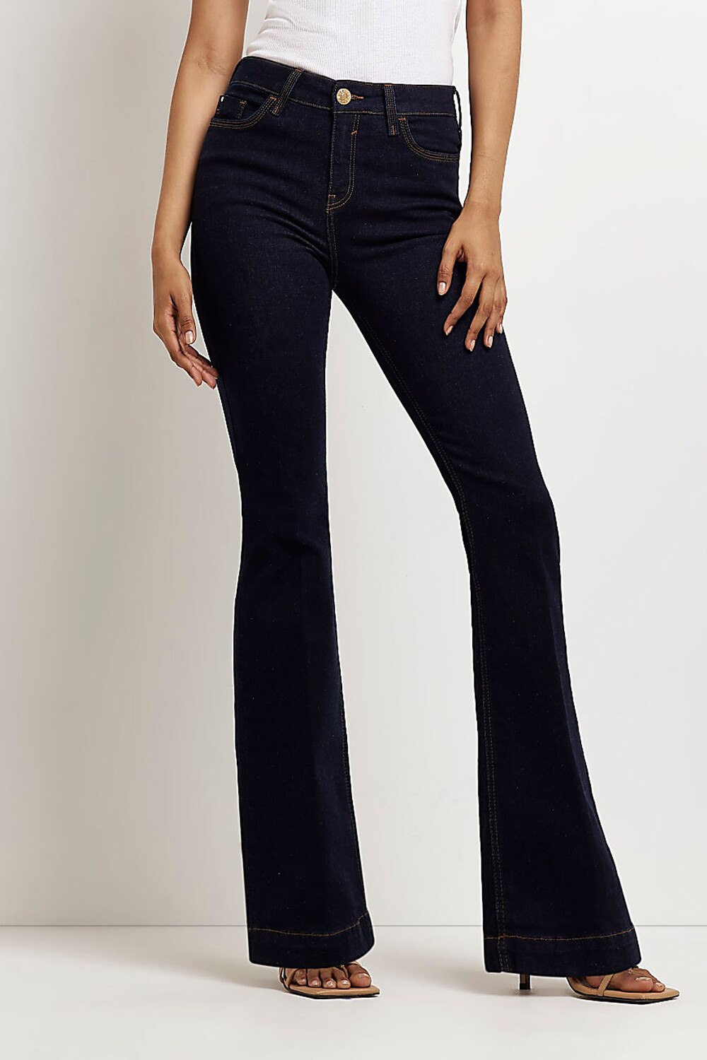 

Расклешенные джинсы со средней посадкой River Island, синий