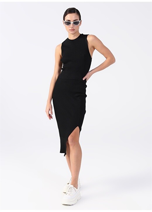 

Однотонный черный женский свитер с круглым вырезом Black On Black