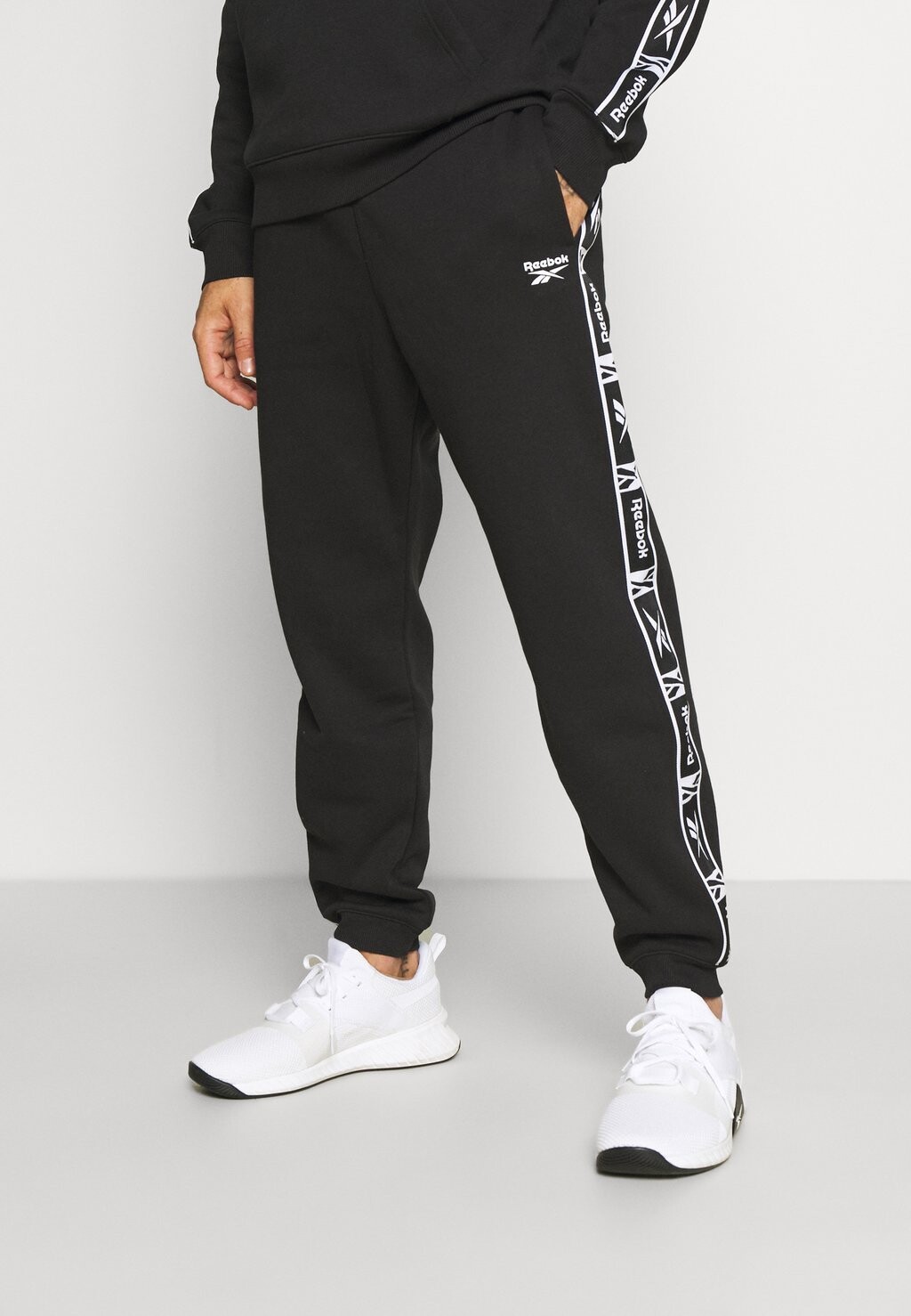 

Спортивные брюки Reebok