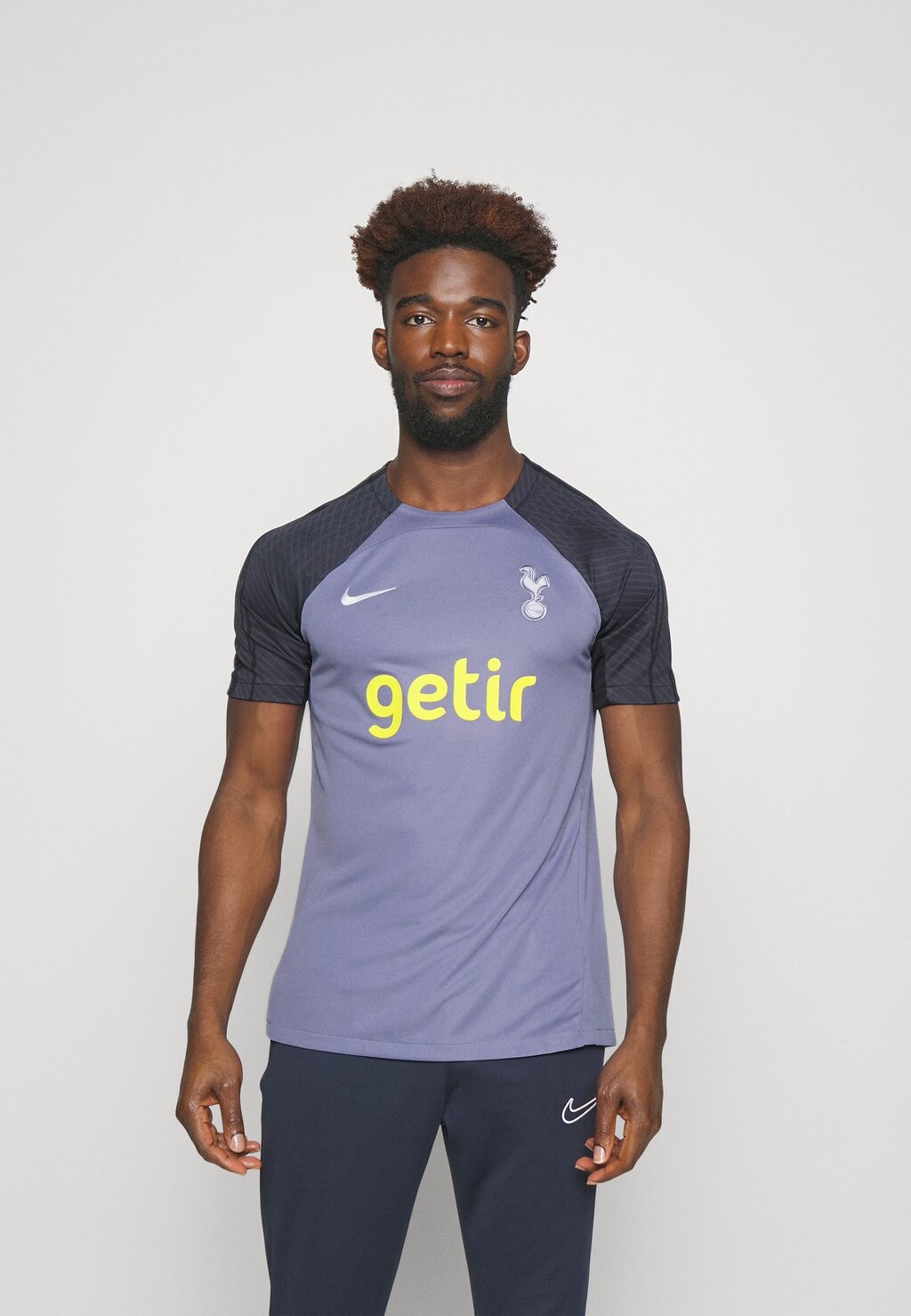 

Футболка Nike Tottenham Hotspurs Strike, железно-фиолетовый / чисто-фиолетовый, Серый