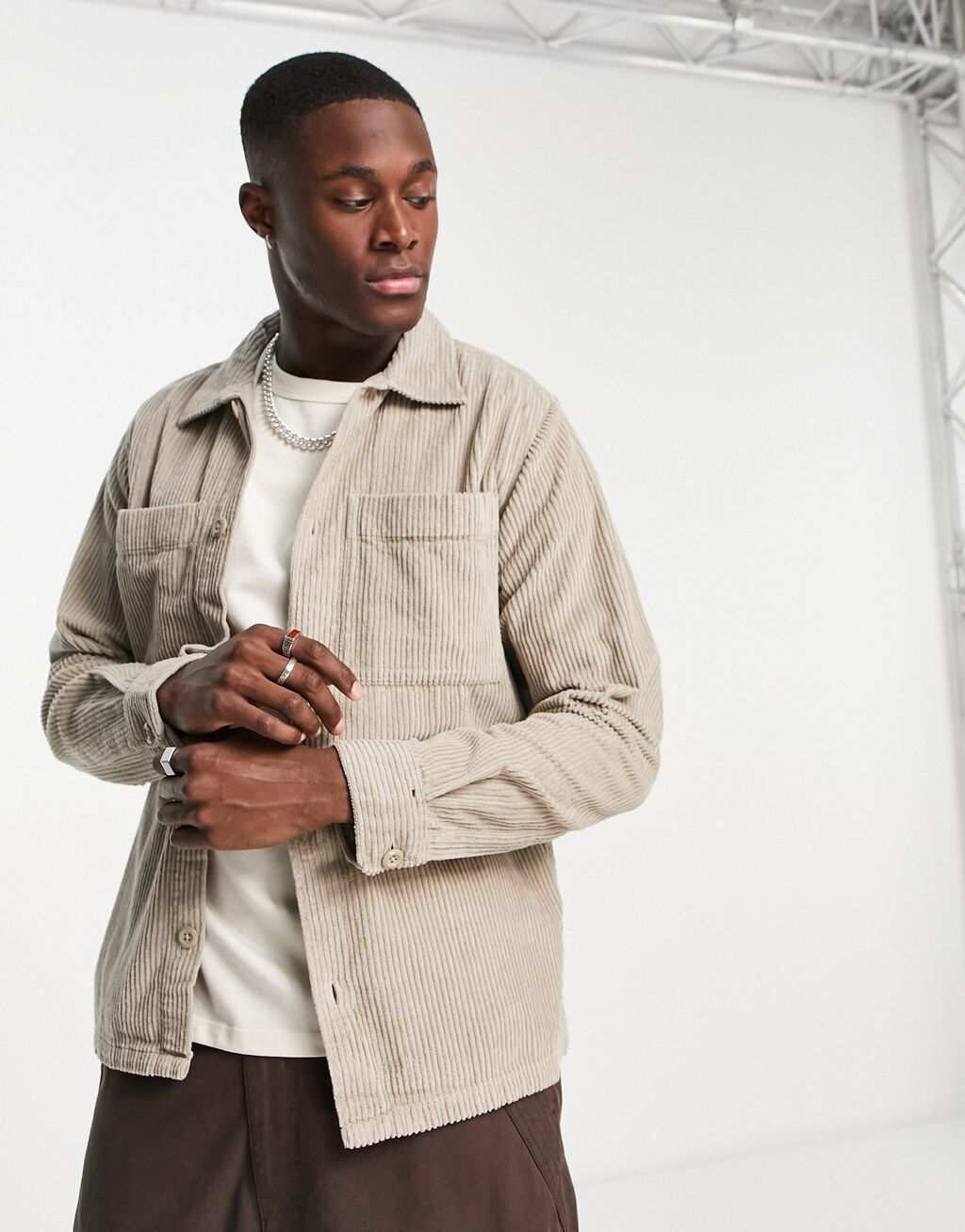 

Бежевая вельветовая рубашка Jack & Jones Originals