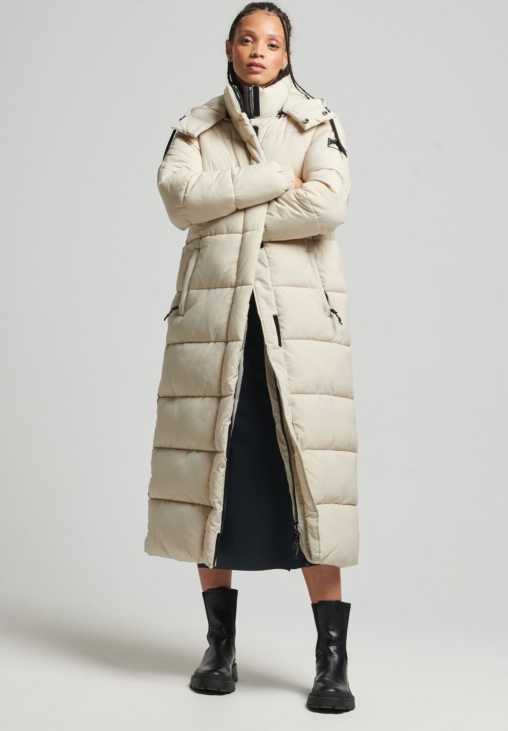 

Зимнее пальто Superdry, бежевый