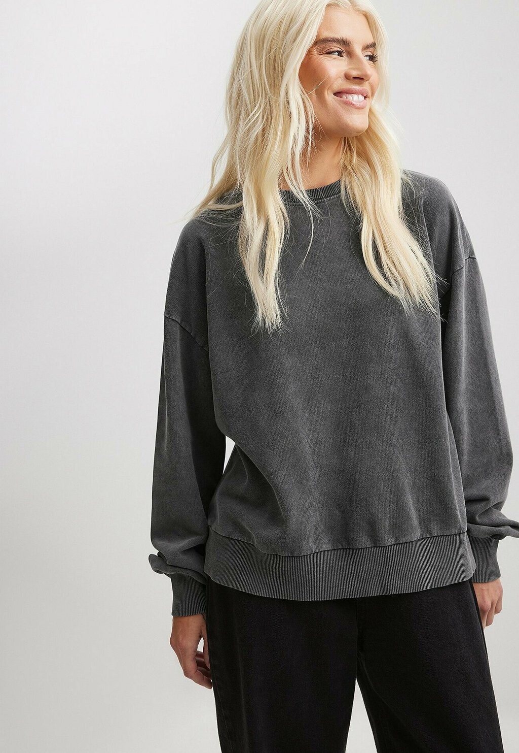 

Толстовка OVERSIZE NA-KD, серый