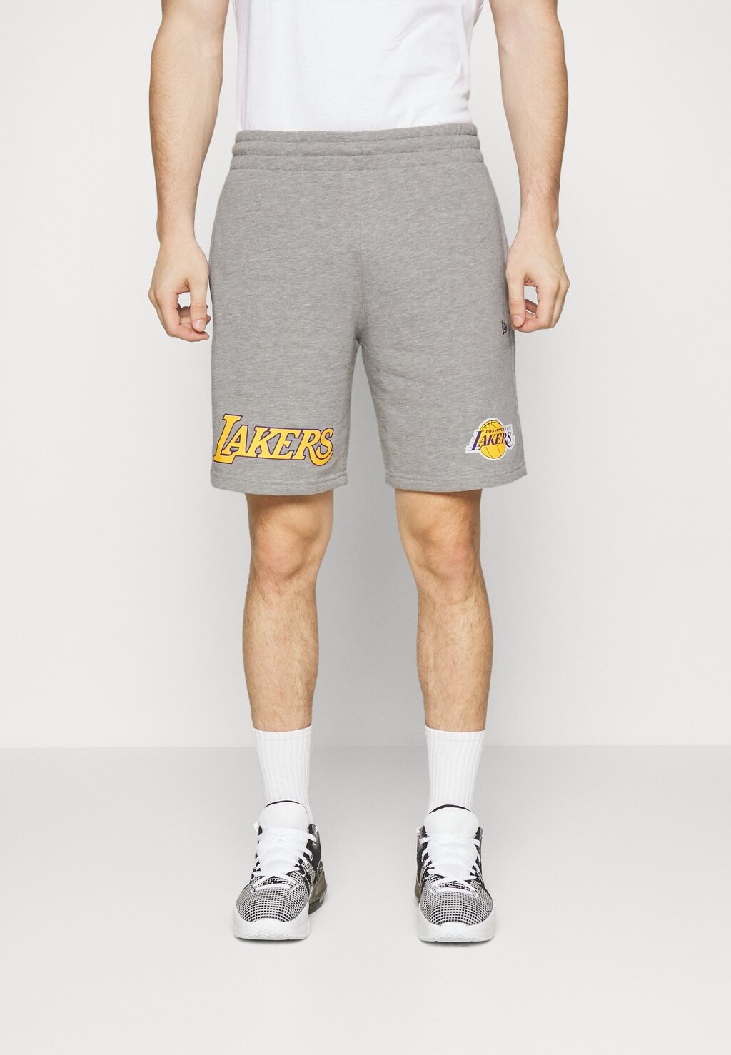 

Спортивные шорты New Era