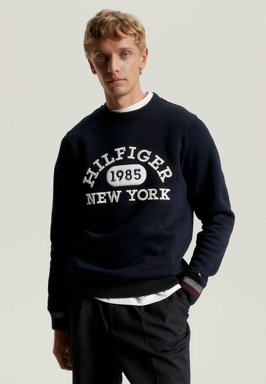 

Толстовка MONOTYPE COLLEGE LOGO Tommy Hilfiger, небо пустыни
